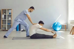حرکات ورزشی مضر و مفید برای دیسک کمر و پاسخ به سؤالات رایج