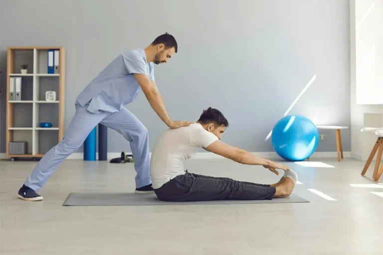 حرکات ورزشی مضر و مفید برای دیسک کمر و پاسخ به سؤالات رایج